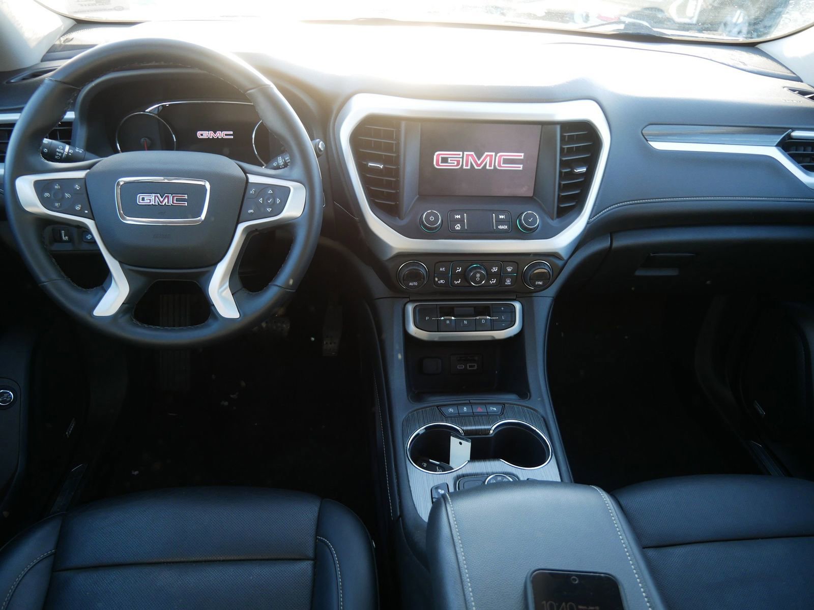 Used 2023 GMC Acadia SLT w/ Technology Package image 12