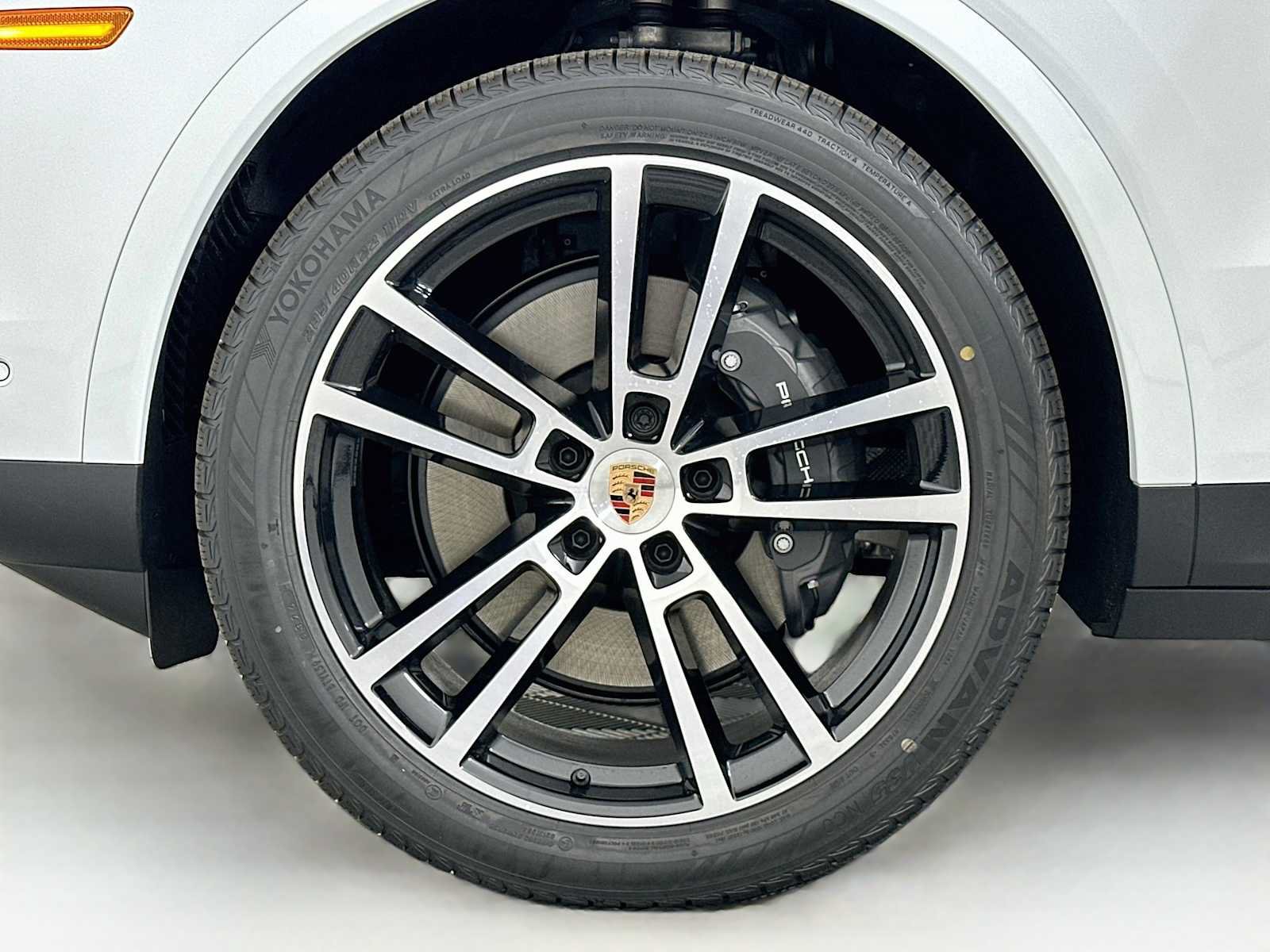 New 2026 Porsche Cayenne Coupe AWD/4WD image 32