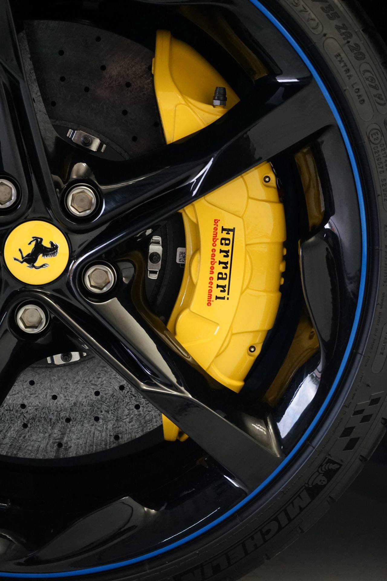 Used 2025 Ferrari SF90 Spider image 40