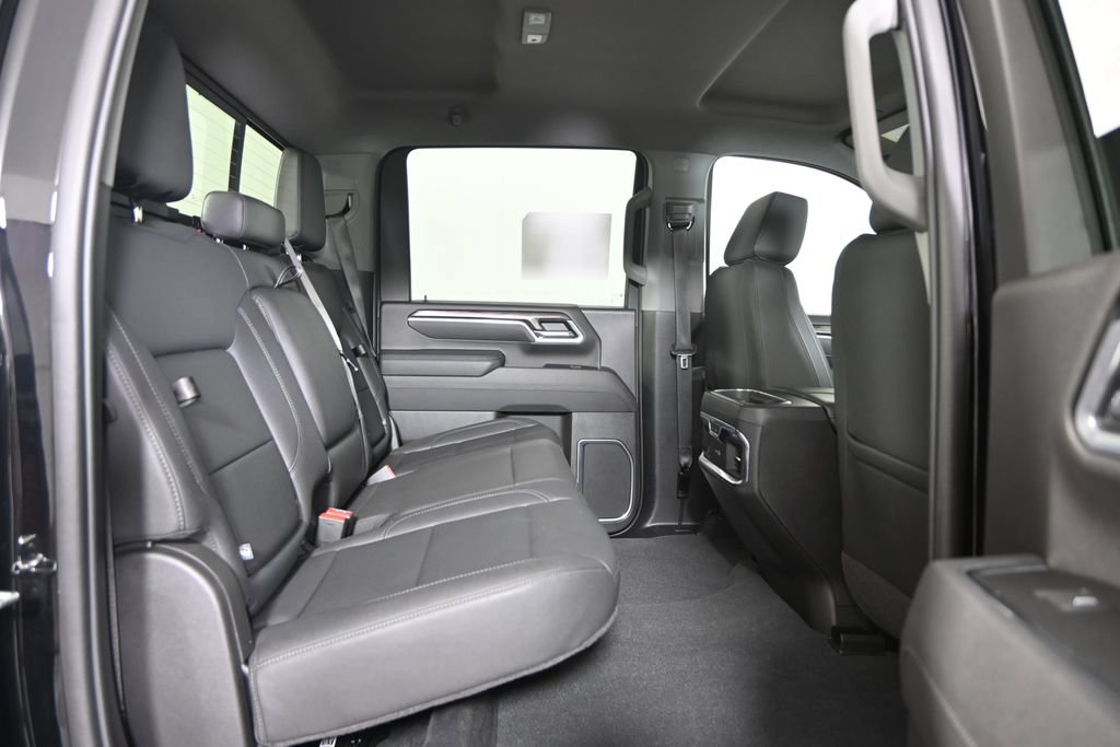 Used 2025 Chevrolet Silverado 3500 LTZ w/ LTZ Convenience Package AWD/4WD image 16