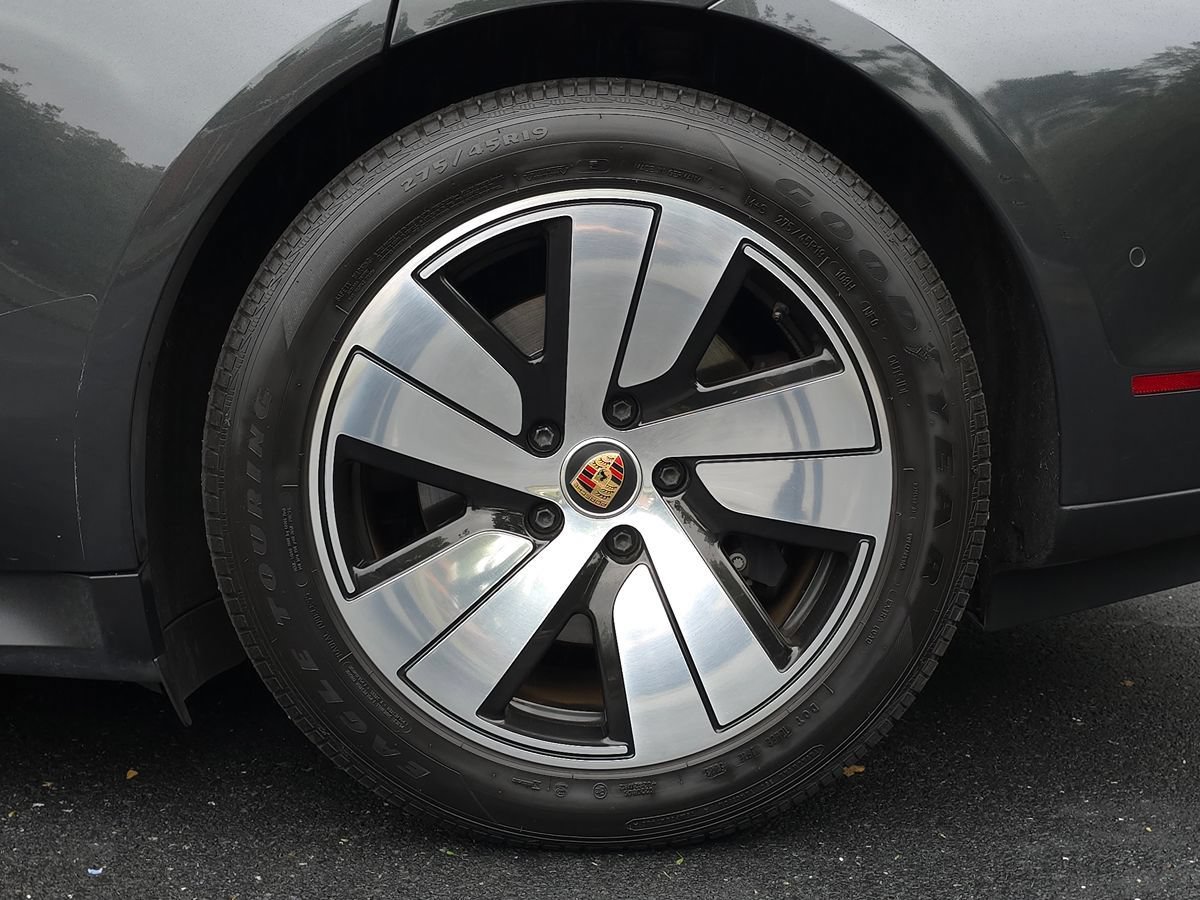 Used 2023 Porsche Taycan w/ Premium Package RWD image 63