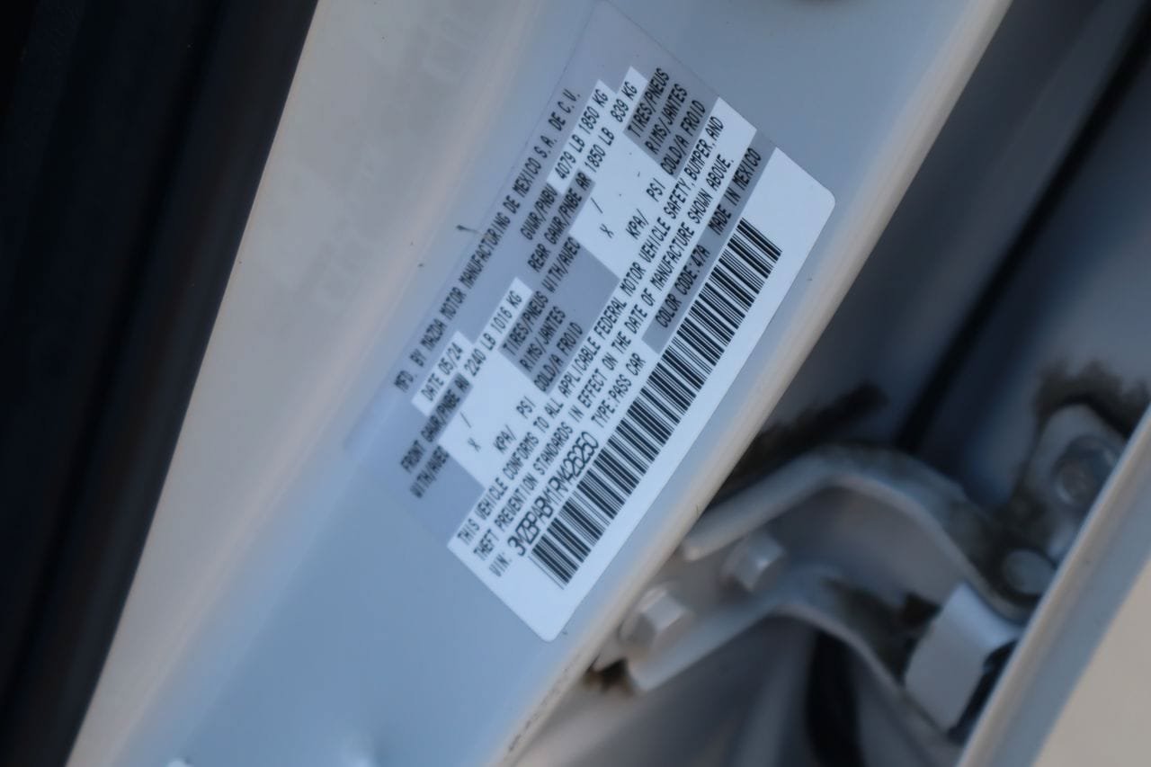 Used 2024 MAZDA MAZDA3 s FWD image 25