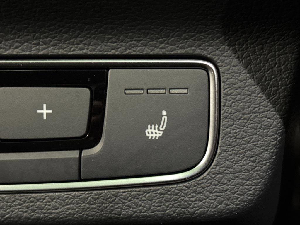 Used 2023 Audi Q5 e Prestige w/ Prestige Package image 33