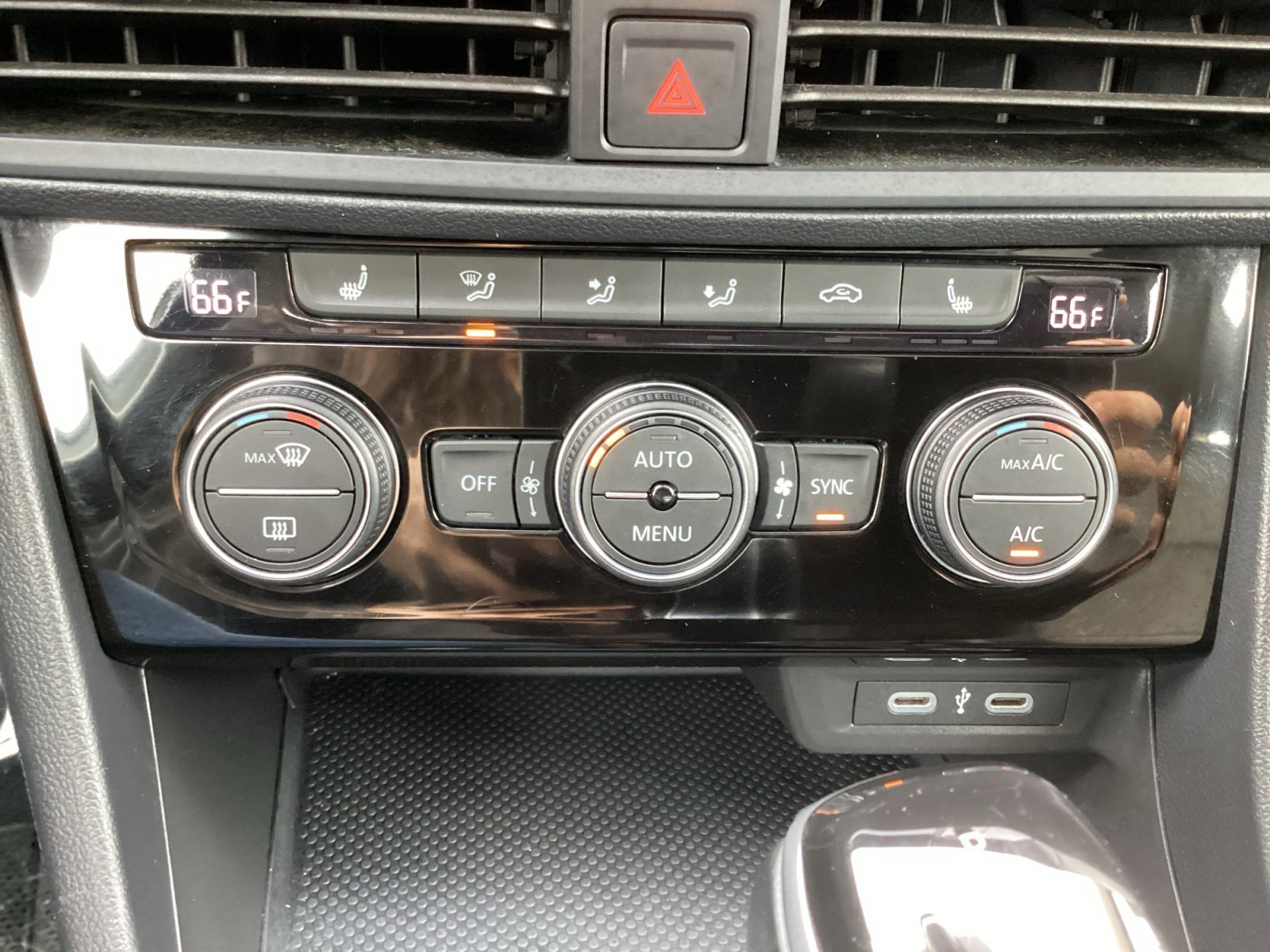 Used 2024 Volkswagen Jetta SE image 22