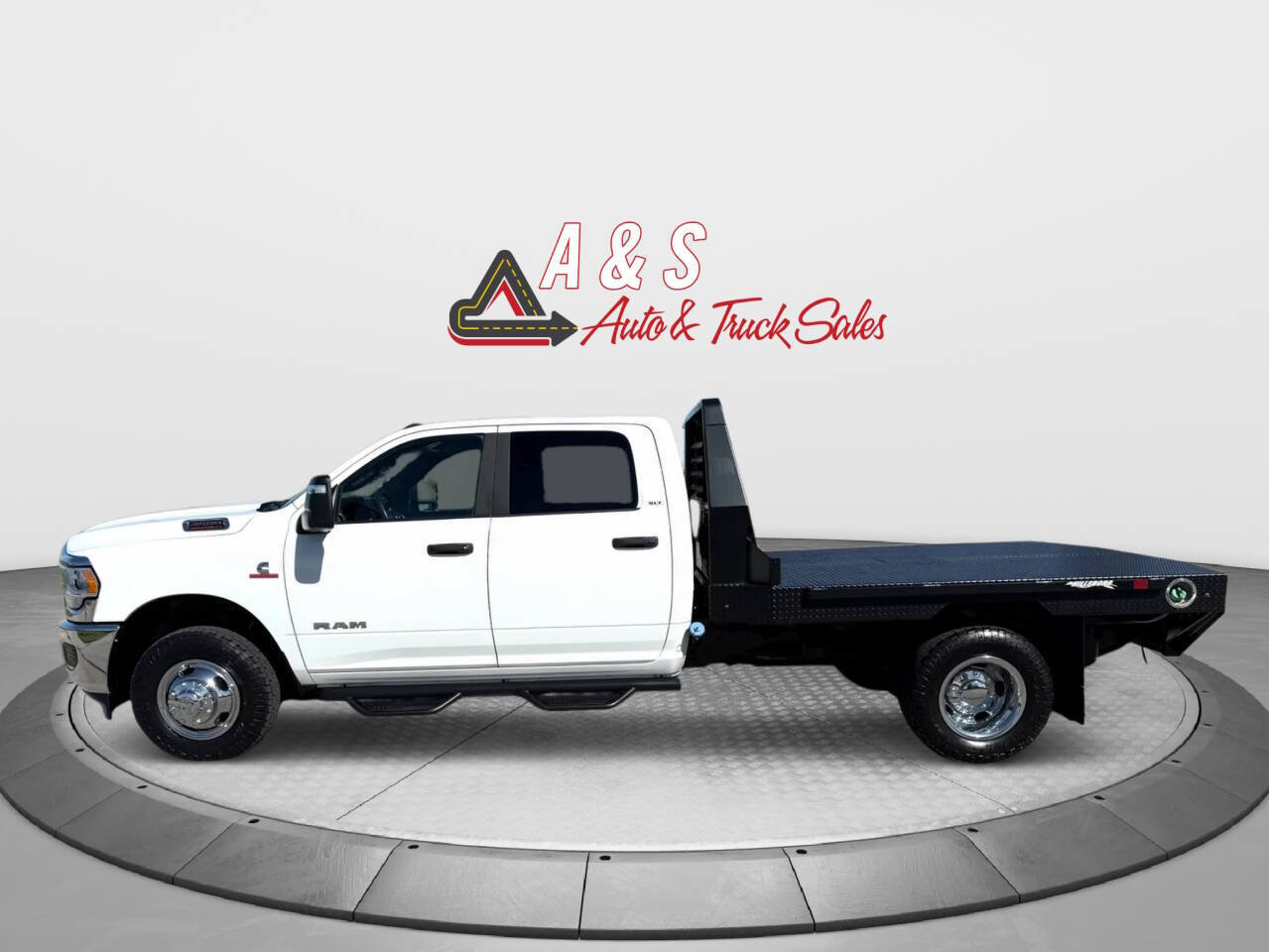 Used 2024 RAM 3500 SLT w/ Quick Order Package 2YG SLT AWD/4WD image 5