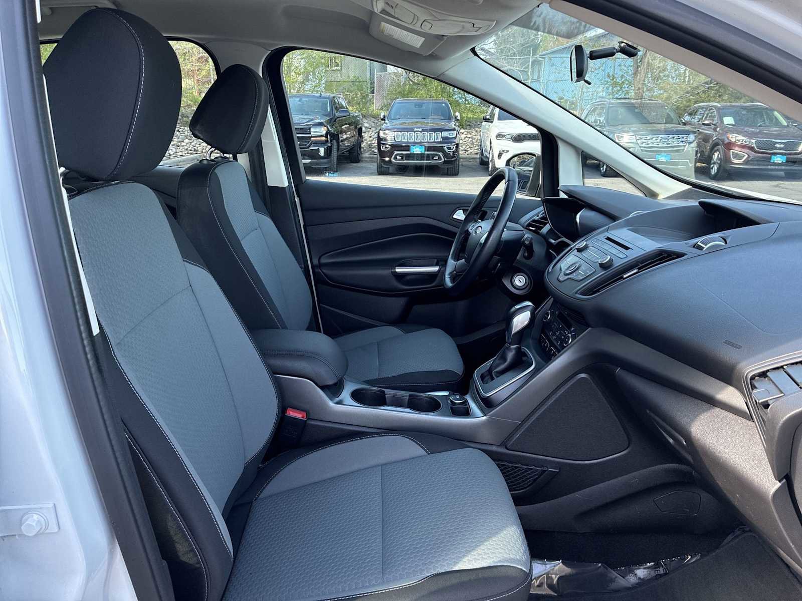 Used 2017 Ford C-MAX SE FWD image 24