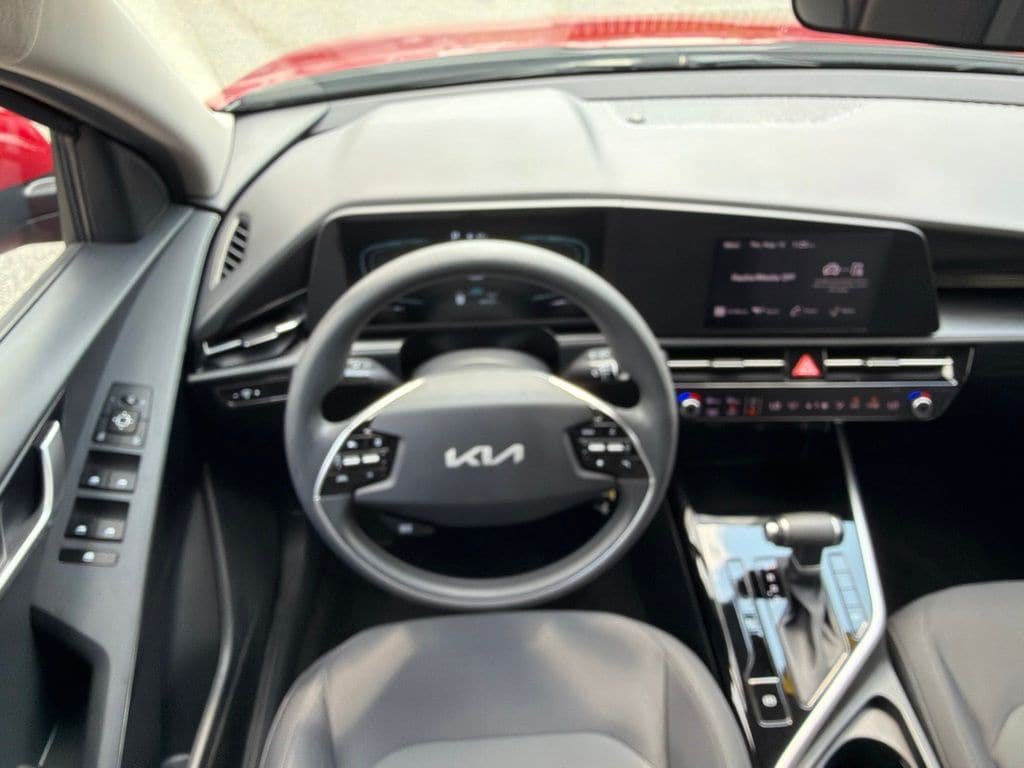 Certified 2024 Kia Niro LX FWD image 24