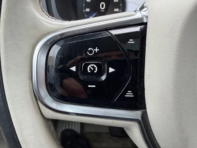 Used 2016 Volvo XC90 T6 Momentum w/ Protection Package Plus image 21