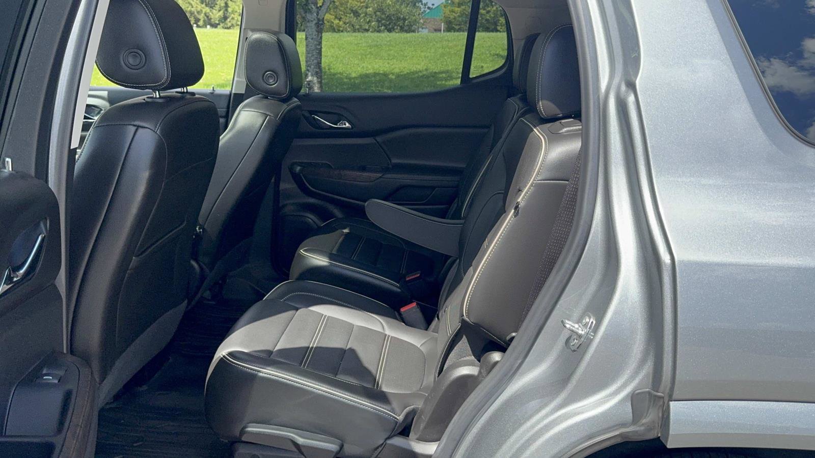 Used 2023 GMC Acadia Denali w/ Denali Technology Package image 15