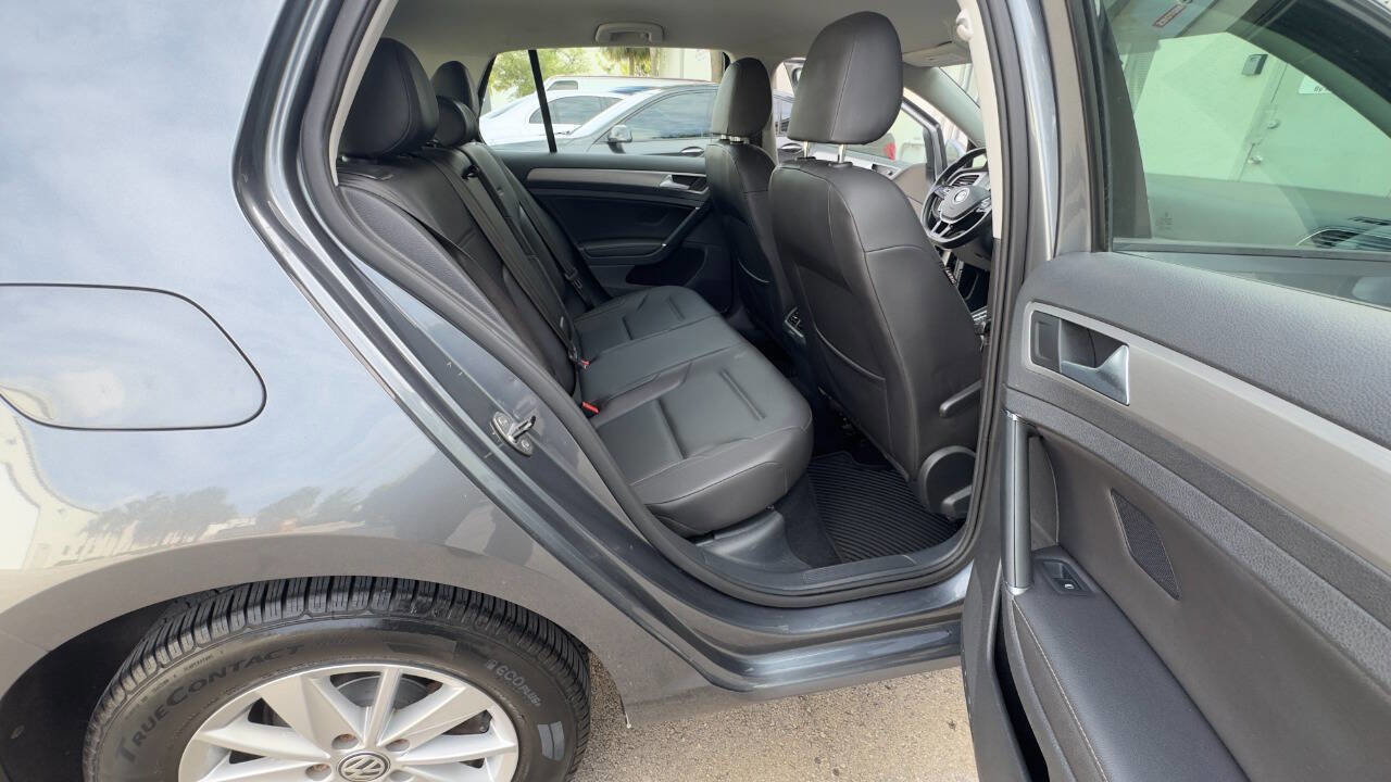 Used 2015 Volkswagen Golf S image 22