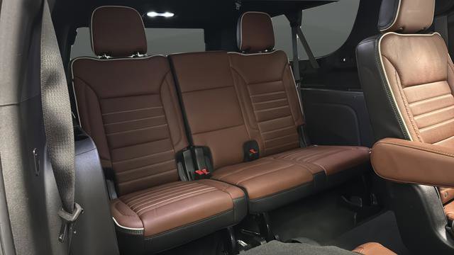 Used 2023 GMC Yukon XL Denali Ultimate image 25