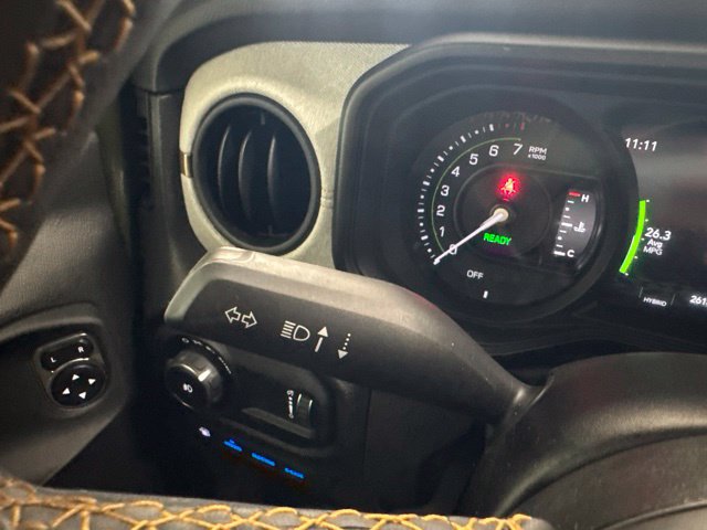 Used 2024 Jeep Wrangler Unlimited w/ Convenience Group AWD/4WD image 33