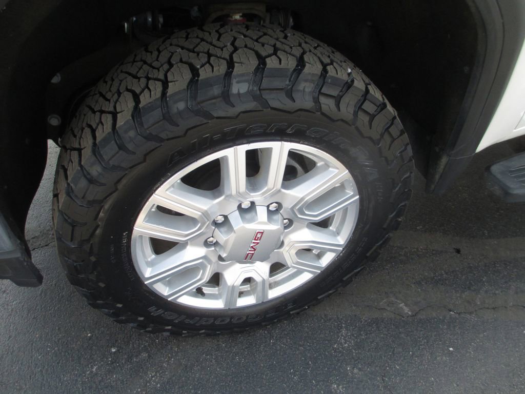 Used 2023 GMC Sierra 2500 SLT w/ SLT Premium Package AWD/4WD image 16