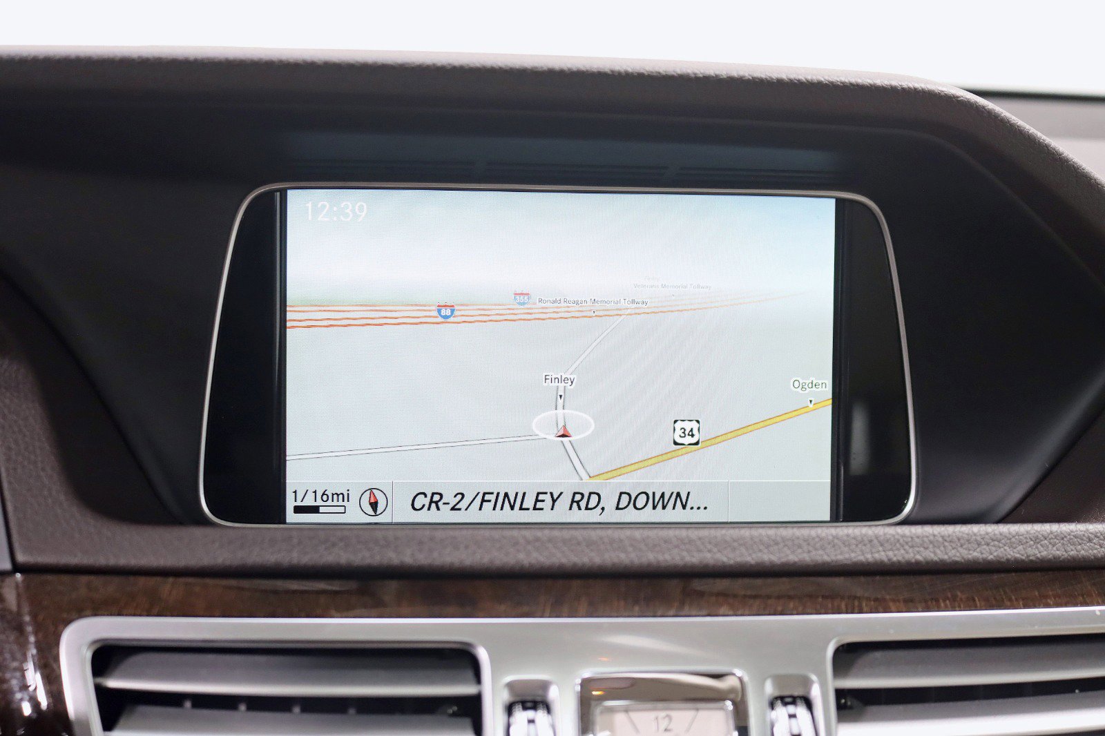 Used 2015 Mercedes-Benz E 350 E 350 4MATIC-Premium 1 Package w/ Premium 1 Package image 19