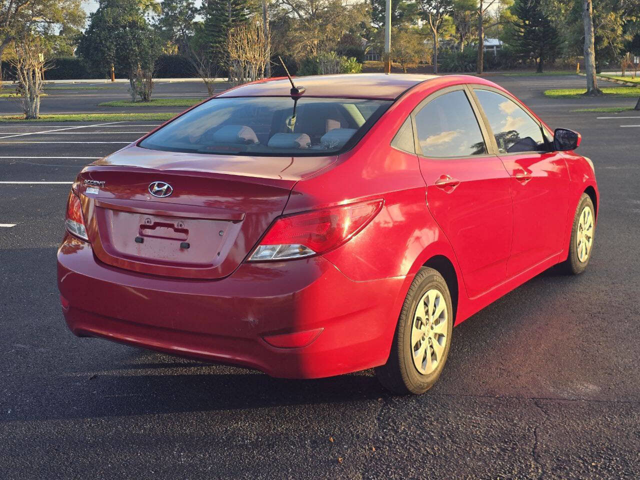 Used 2017 Hyundai Accent SE FWD image 3