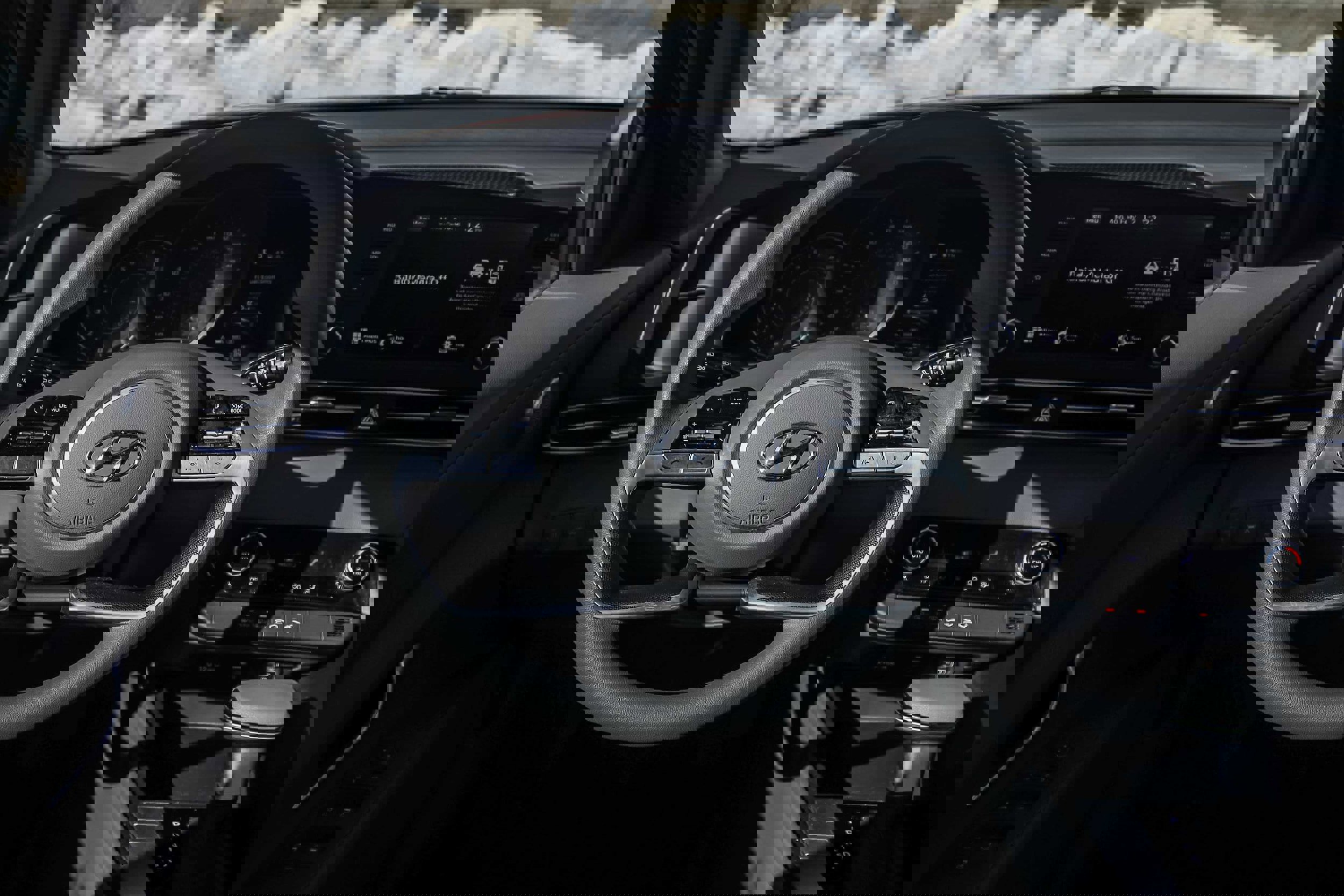 Used 2023 Hyundai Elantra SEL w/ Cargo Package image 26