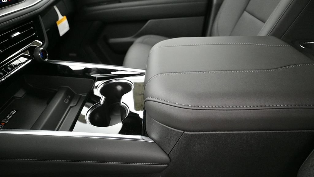 New 2026 Chevrolet Suburban LT w/ Comfort Package RWD image 13