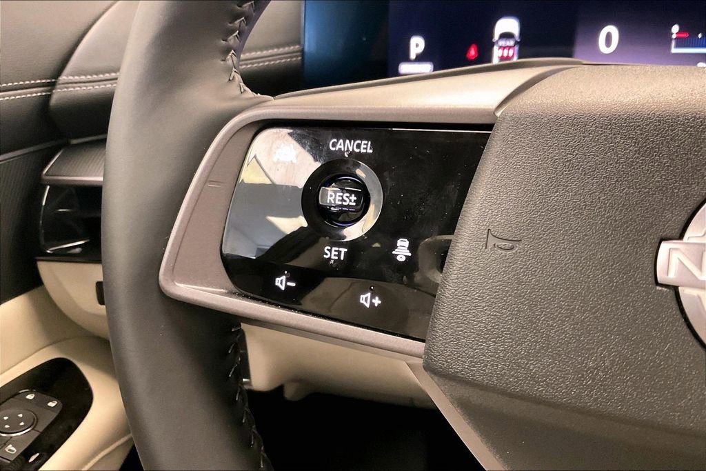 Certified 2025 Nissan Murano SV image 18