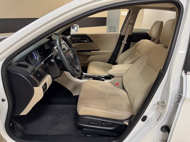 Used 2017 Honda Accord EX image 8