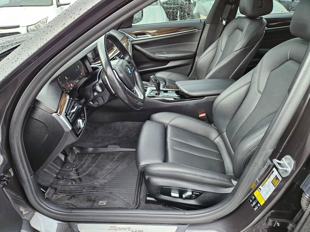 Used 2020 BMW 530i xDrive w/ Convenience Package image 11