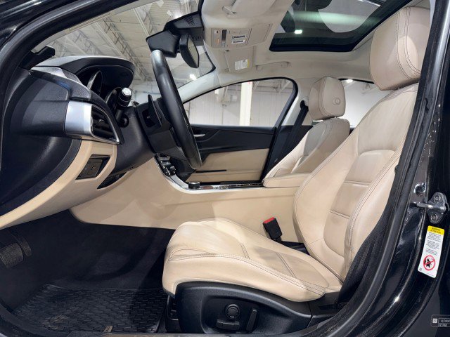 Used 2017 Jaguar XE Prestige image 49