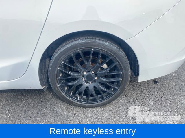 Used 2017 Chevrolet Cruze Premier FWD image 16