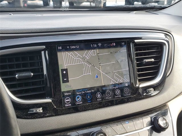 Used 2020 Chrysler Pacifica Touring-L Plus w/ Advanced Safetytec Group image 14