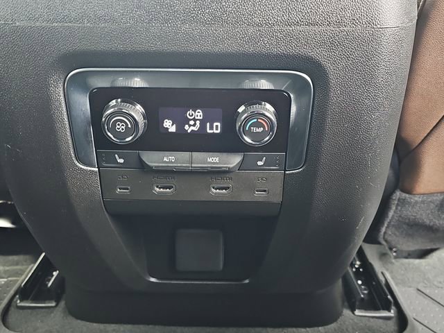 Used 2025 Chevrolet Tahoe High Country AWD/4WD image 22