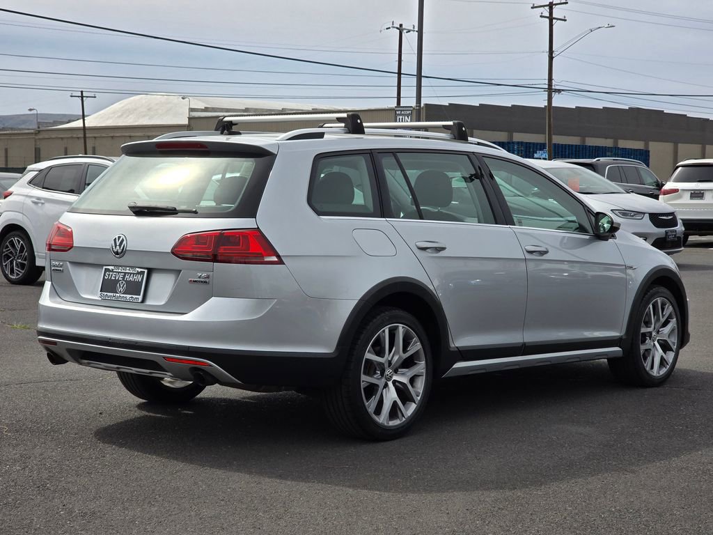 Used 2017 Volkswagen Golf Alltrack SEL image 5