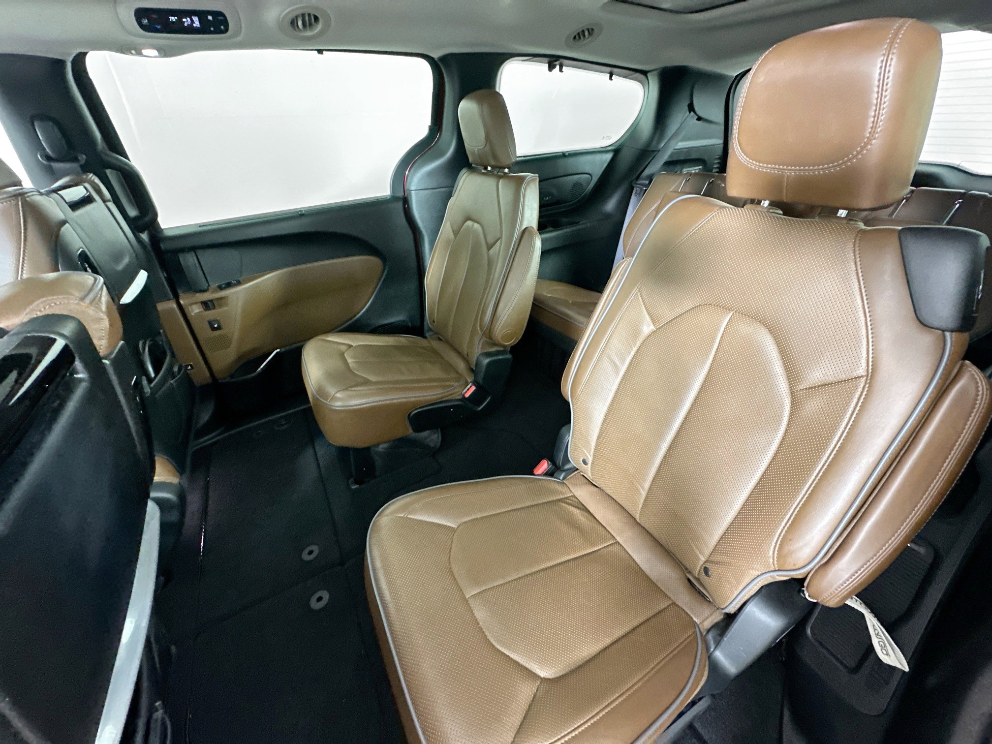 Used 2017 Chrysler Pacifica Limited FWD image 31