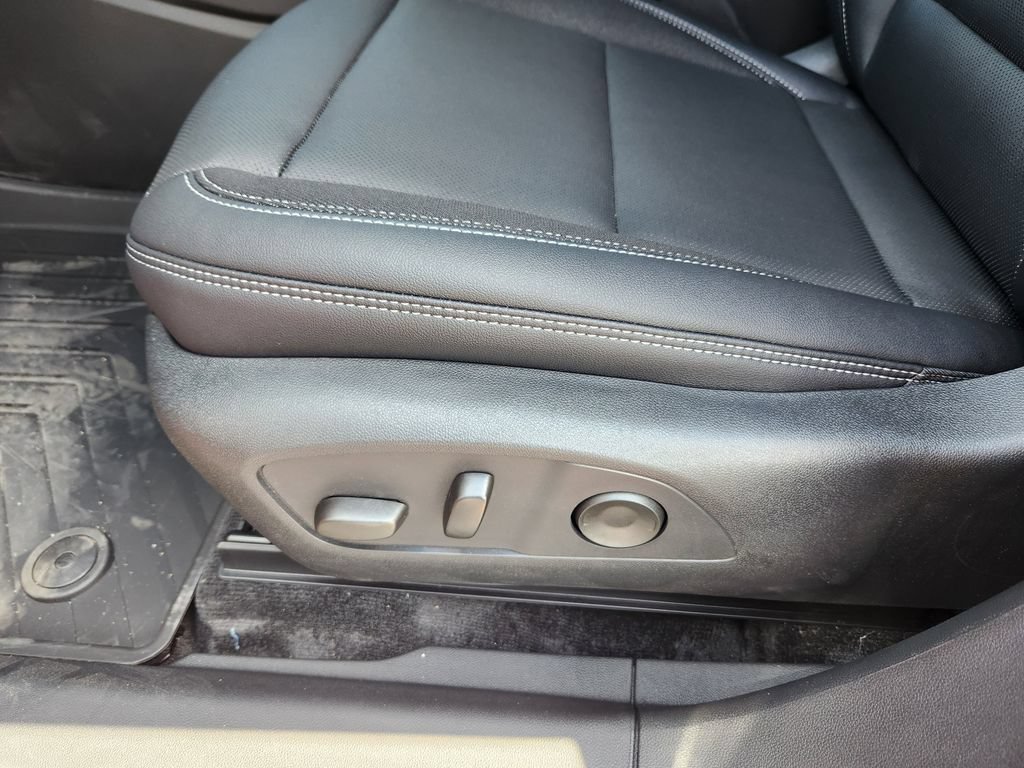 New 2025 Chevrolet Blazer EV LT AWD/4WD image 18