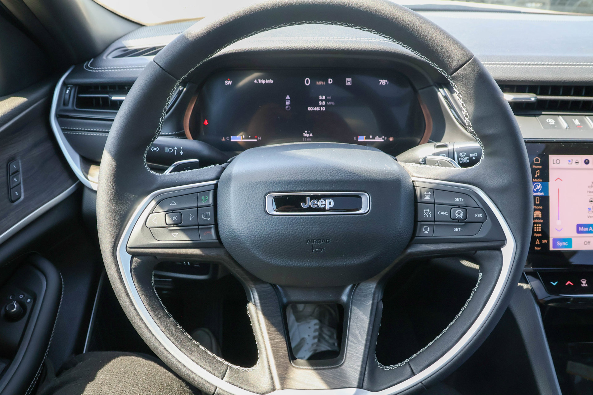 New 2026 Jeep Grand Cherokee Limited AWD/4WD image 31
