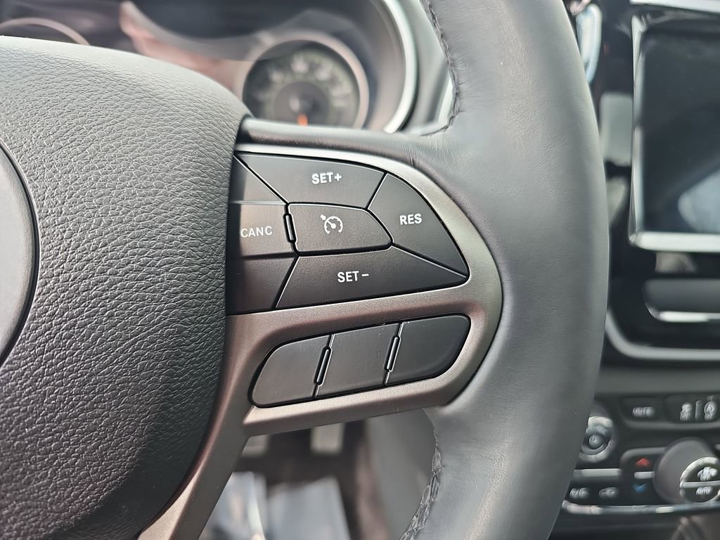 Used 2019 Jeep Cherokee Limited w/ Luxury Group image 18