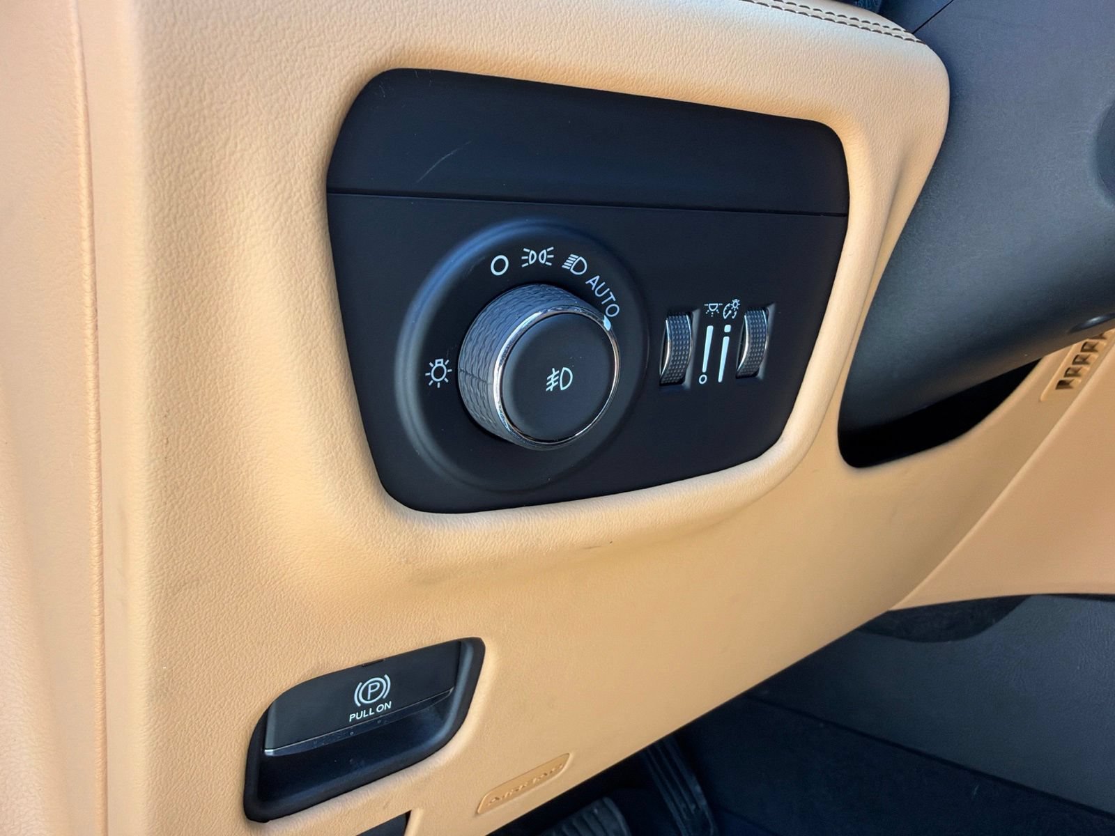 Used 2021 Jeep Grand Cherokee L Summit AWD/4WD image 23