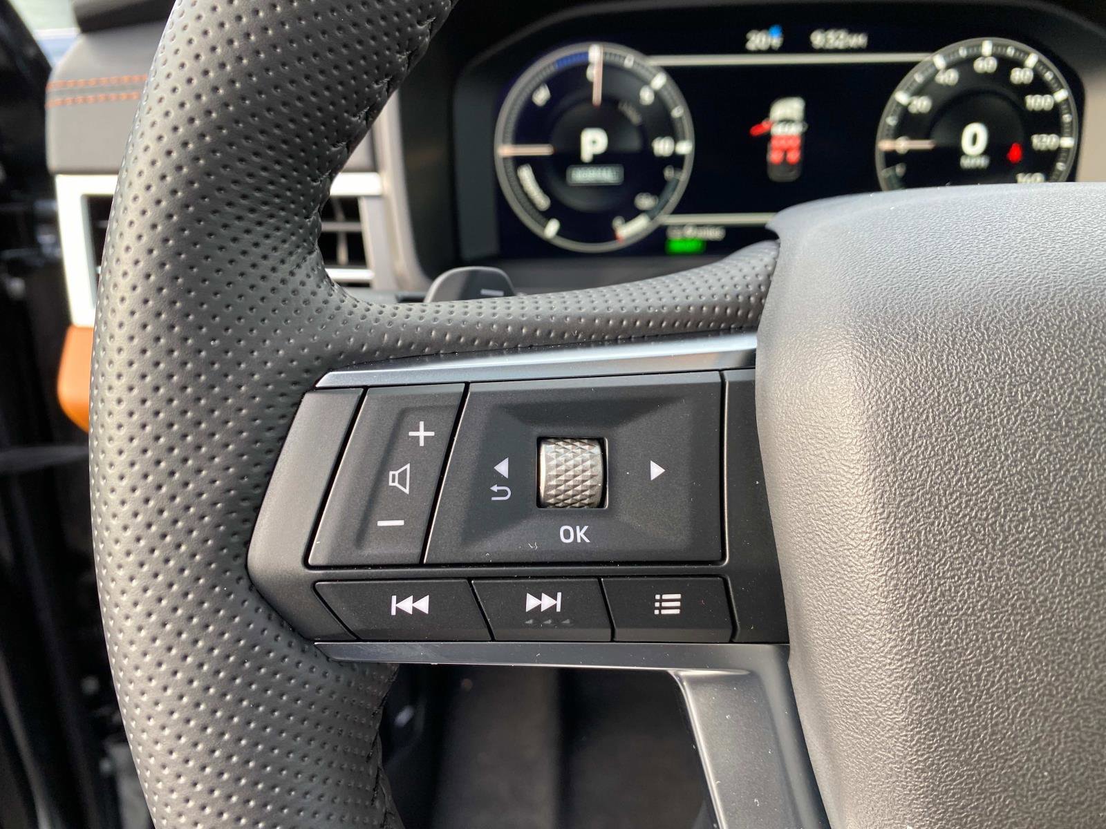 New 2025 Mitsubishi Outlander 4WD Plug-In Hybrid image 17