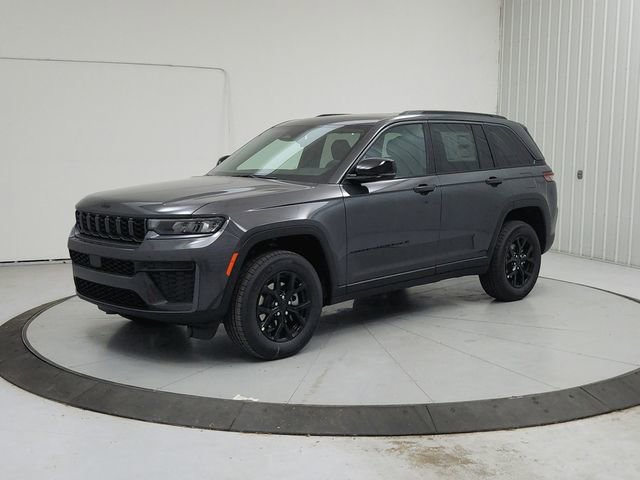 New 2026 Jeep Grand Cherokee Altitude AWD/4WD image 3