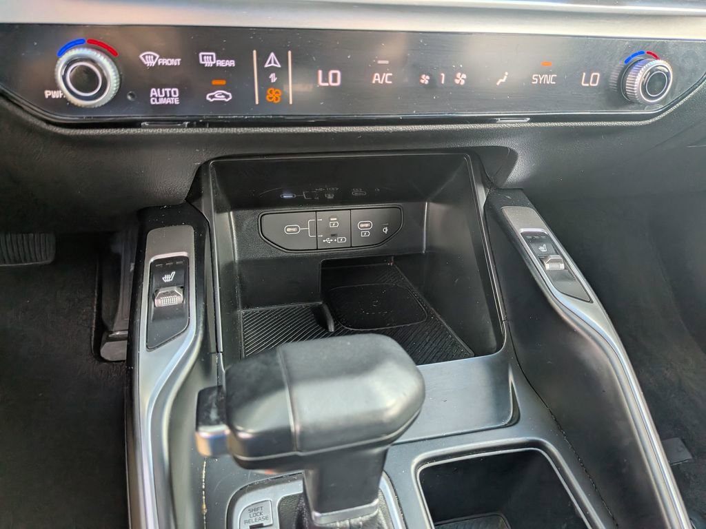 Used 2024 Kia Sorento S image 21