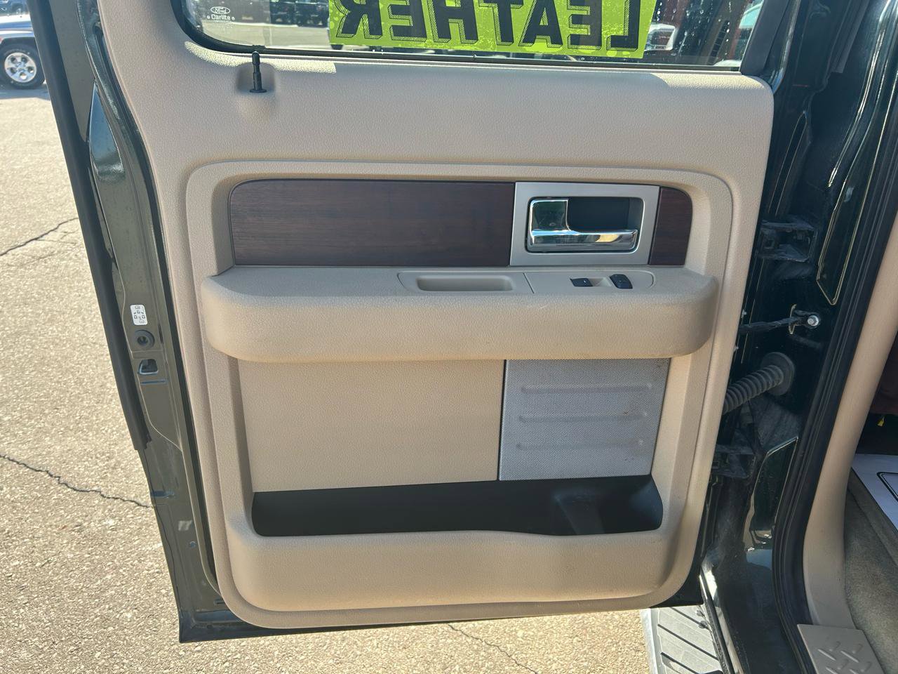 Used 2014 Ford F150 King Ranch w/ King Ranch Luxury Package image 12