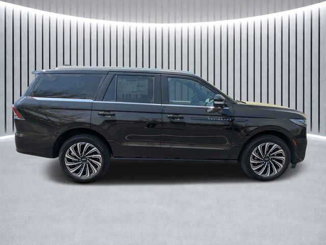New 2026 Lincoln Navigator Black Label video 2