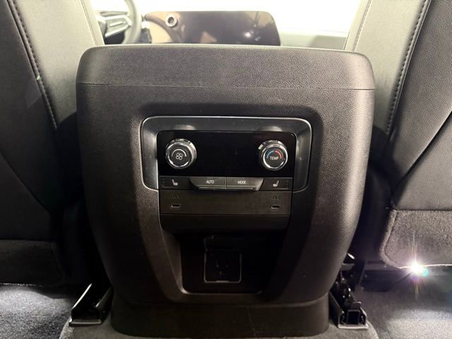 Used 2025 Chevrolet Tahoe Z71 w/ Z71 Off-Road Package AWD/4WD image 32