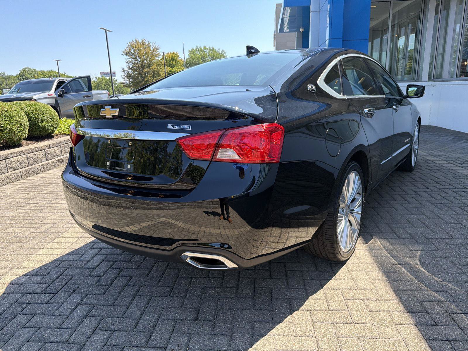 Used 2018 Chevrolet Impala Premier w/ Premier Confidence Package FWD image 5