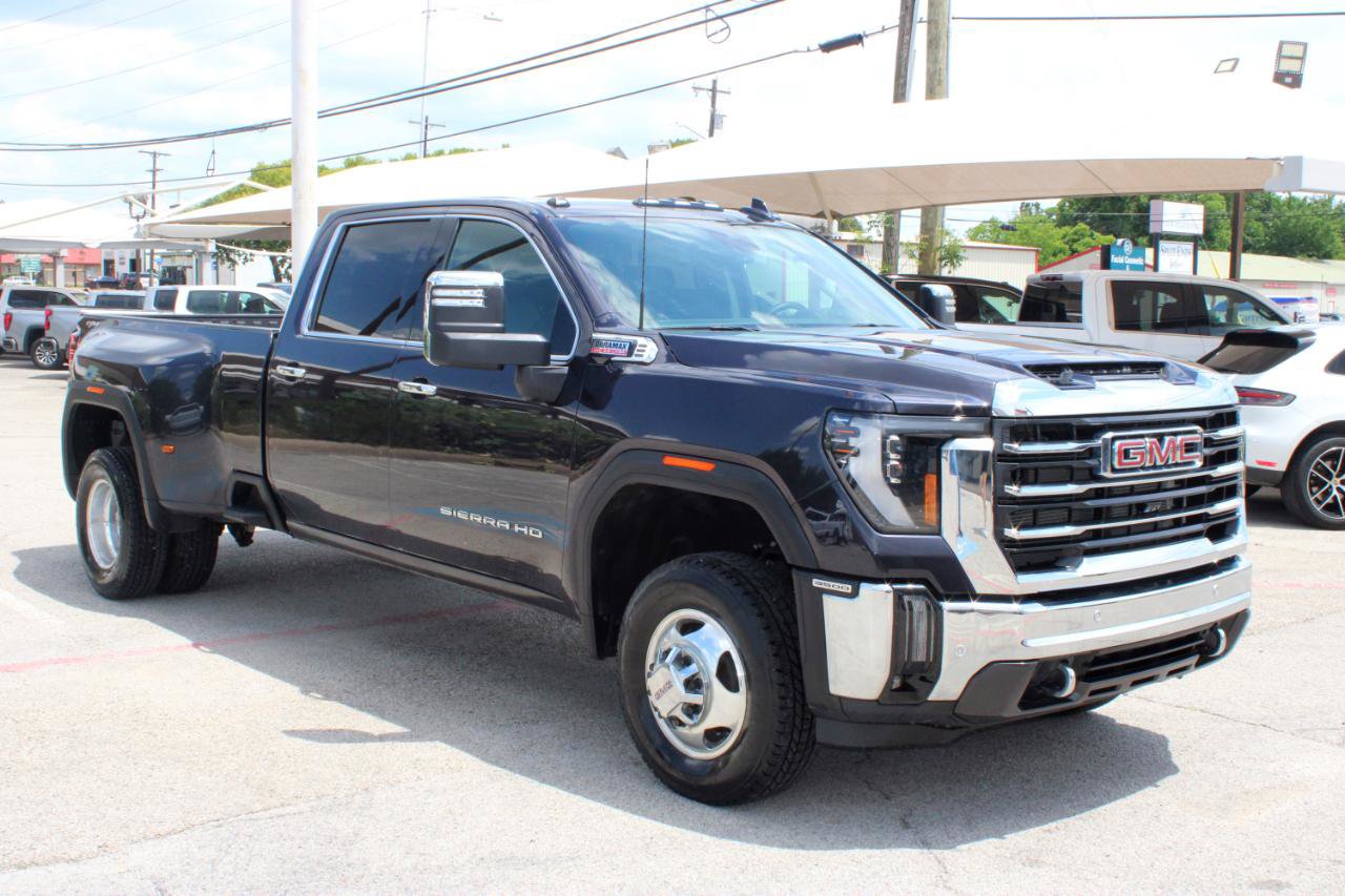 Used 2025 GMC Sierra 3500 SLT w/ SLT Convenience Package AWD/4WD image 2