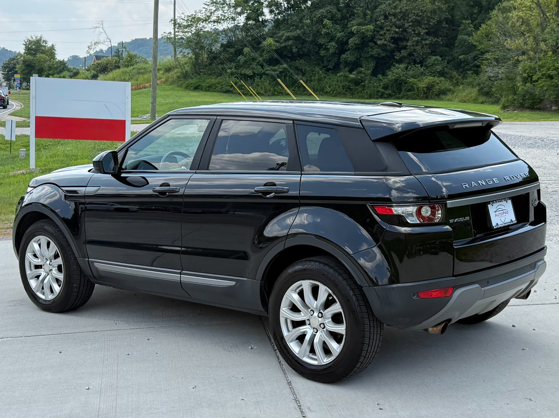 Used 2014 Land Rover Range Rover Evoque Pure AWD/4WD image 4