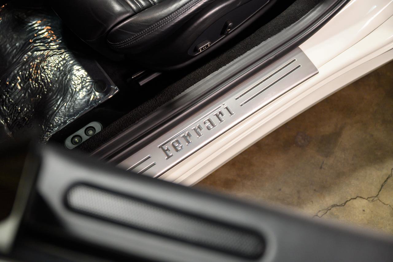 Used 2014 Ferrari California image 23