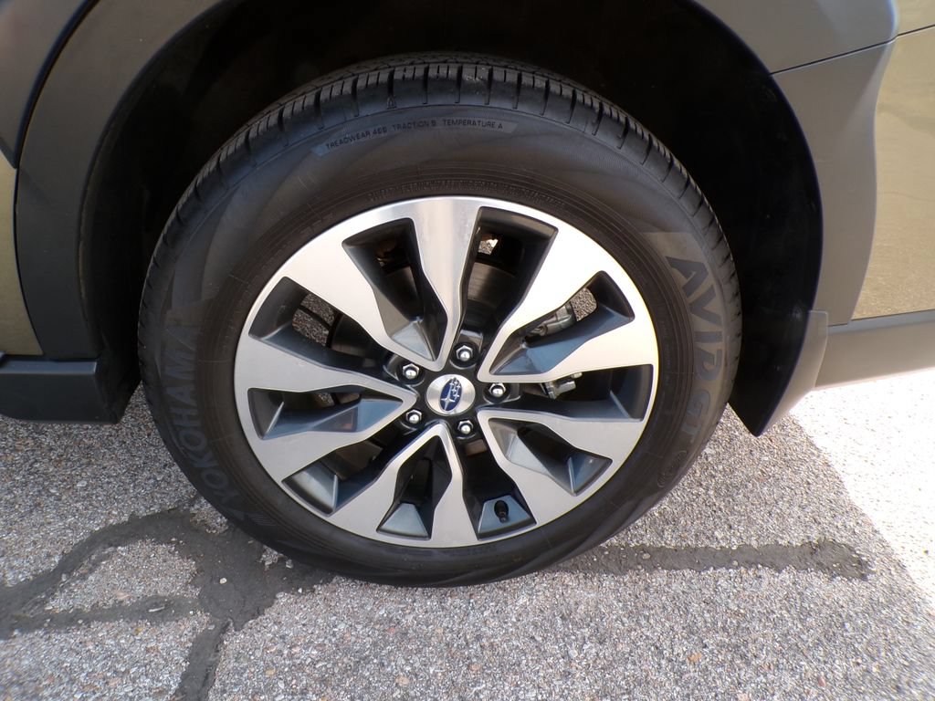 Used 2023 Subaru Outback Touring AWD/4WD image 9