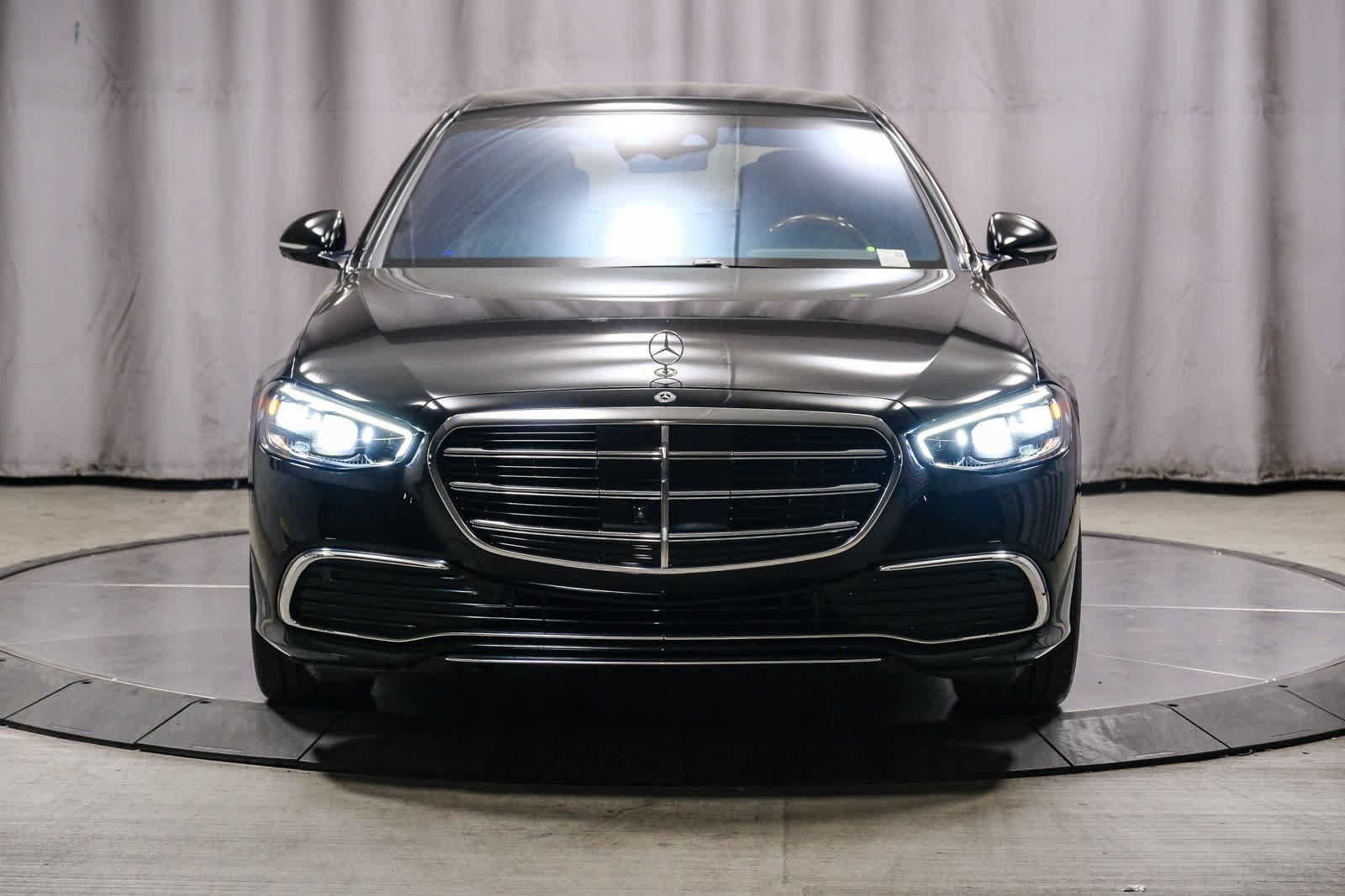 Used 2024 Mercedes-Benz S 580e 4MATIC Sedan image 6