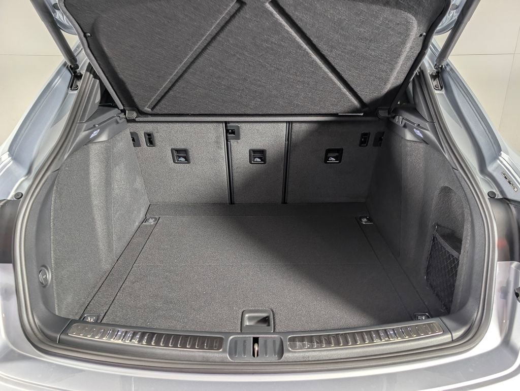 New 2026 Porsche Macan image 17