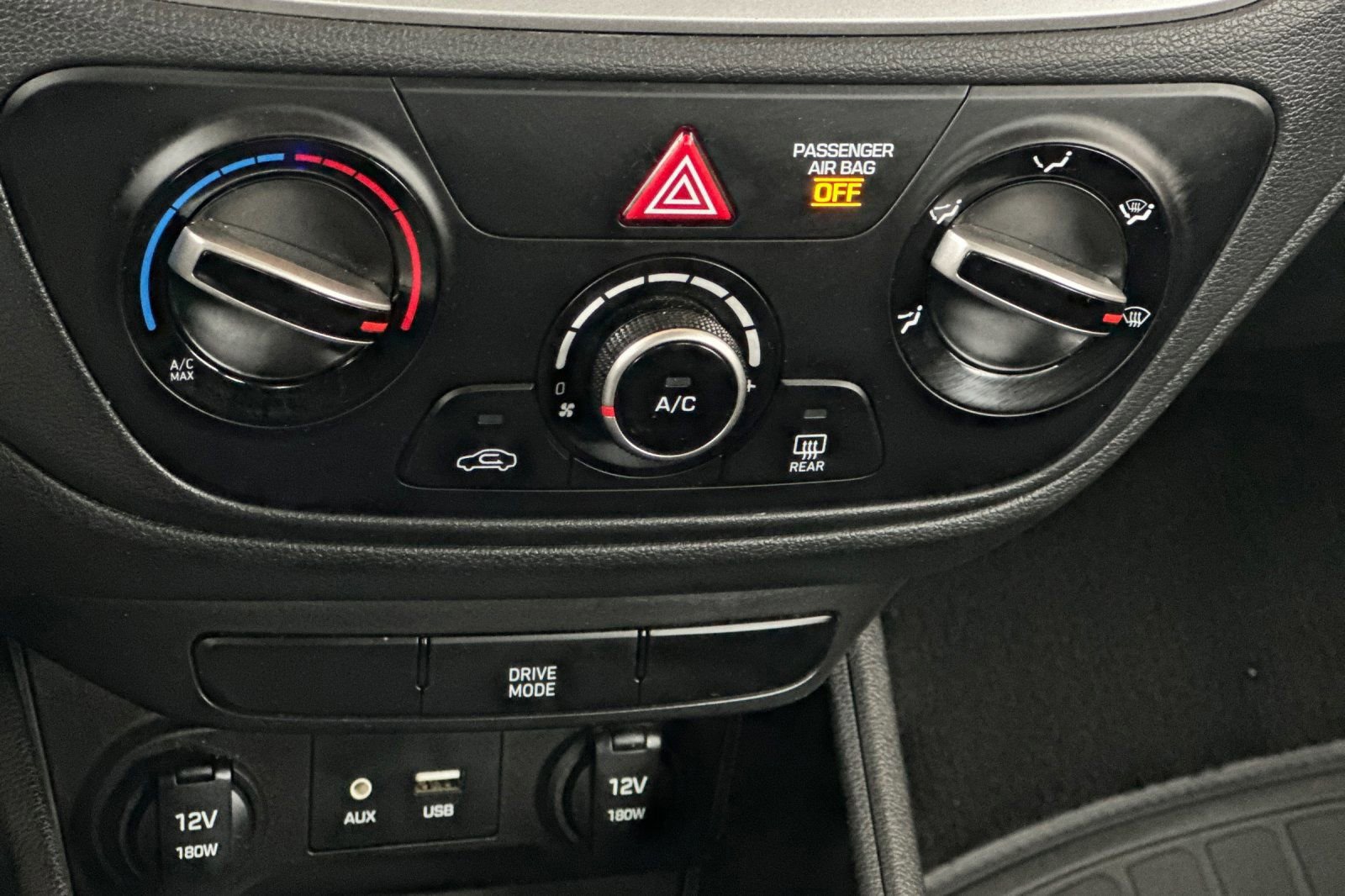 Used 2022 Hyundai Accent SE image 19