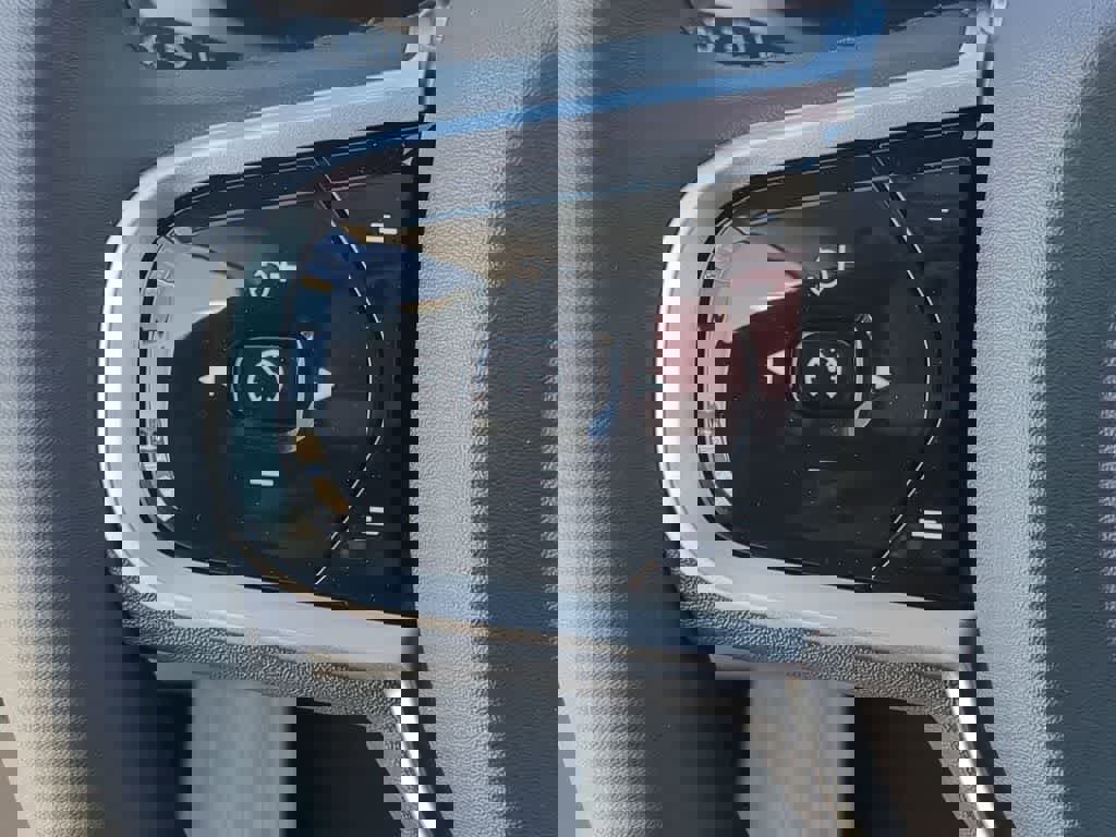 New 2026 Volvo XC60 B5 Plus w/ Protection Package Premier image 21