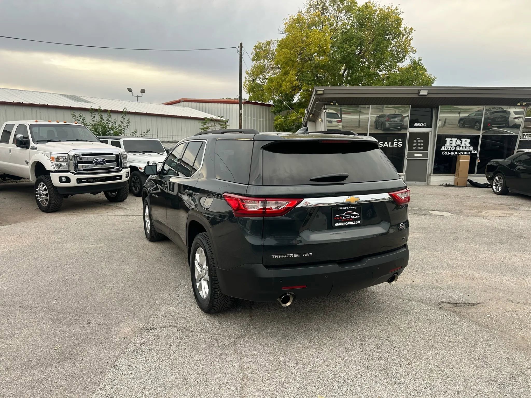 Used 2020 Chevrolet Traverse LT image 3